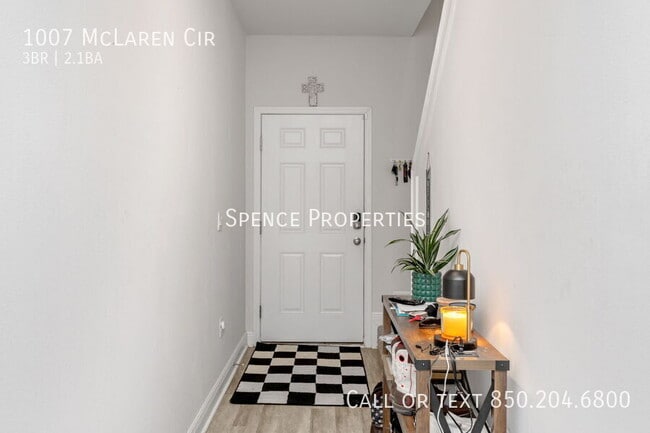 Photo - 1007 McLaren Cir