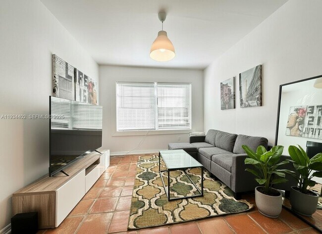 Building Photo - 842 Meridian Ave Unit 2A