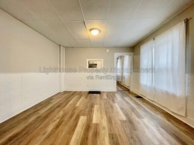 Photo - 836 W Grand Ave Unit 836