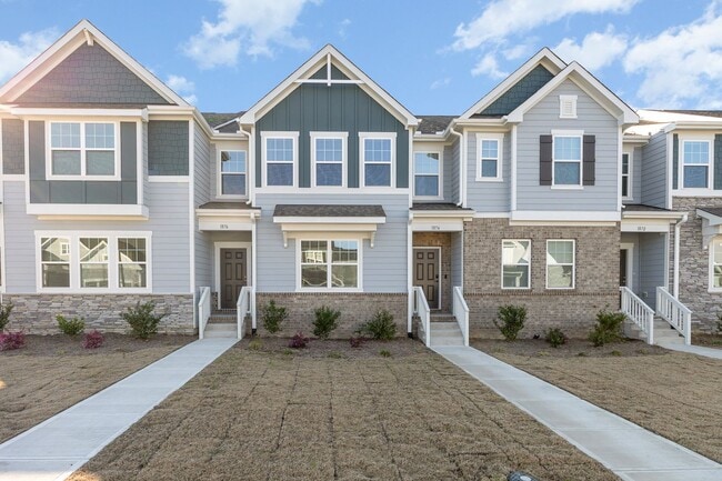 Building Photo - Absolutely Beautiful Townhome in Lovely Wake Forest Community