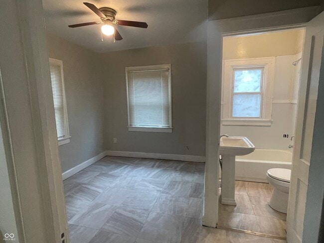 Photo - 541 W 29th St