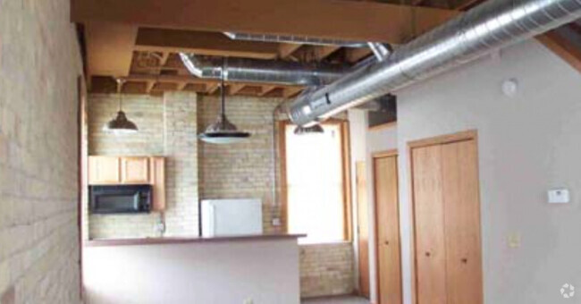 Building Photo - Holton Street Lofts Unit 205