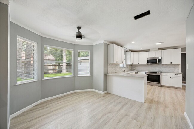 Photo - 553 Cane River Ln