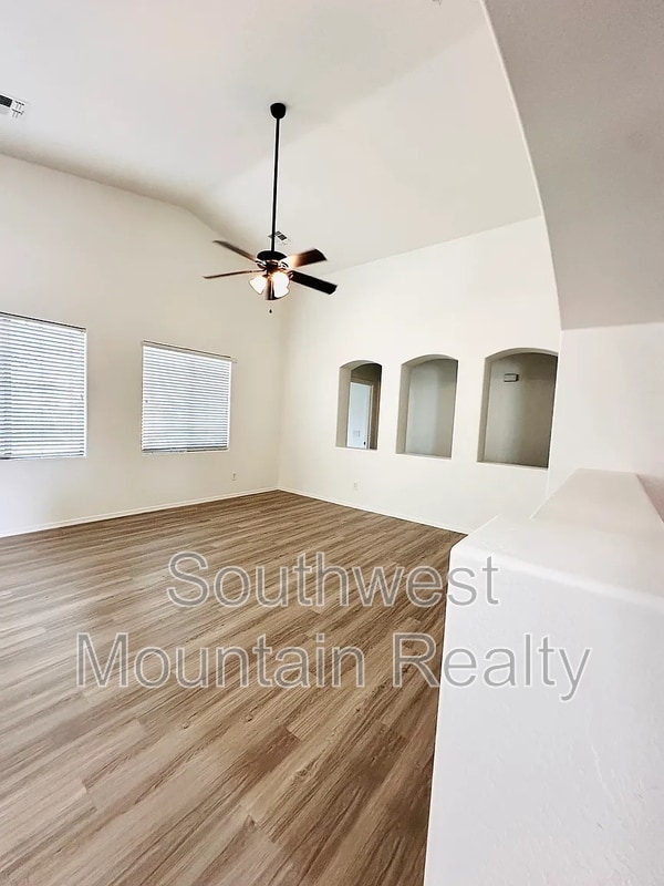 Photo - 2070 E Indigo Dr