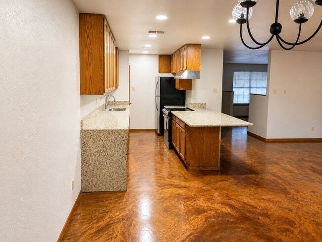 Photo - 2525 N Spruce Ave