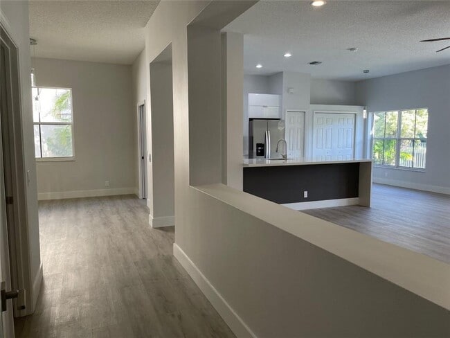 Photo - 4293 Laurel Ridge Cir