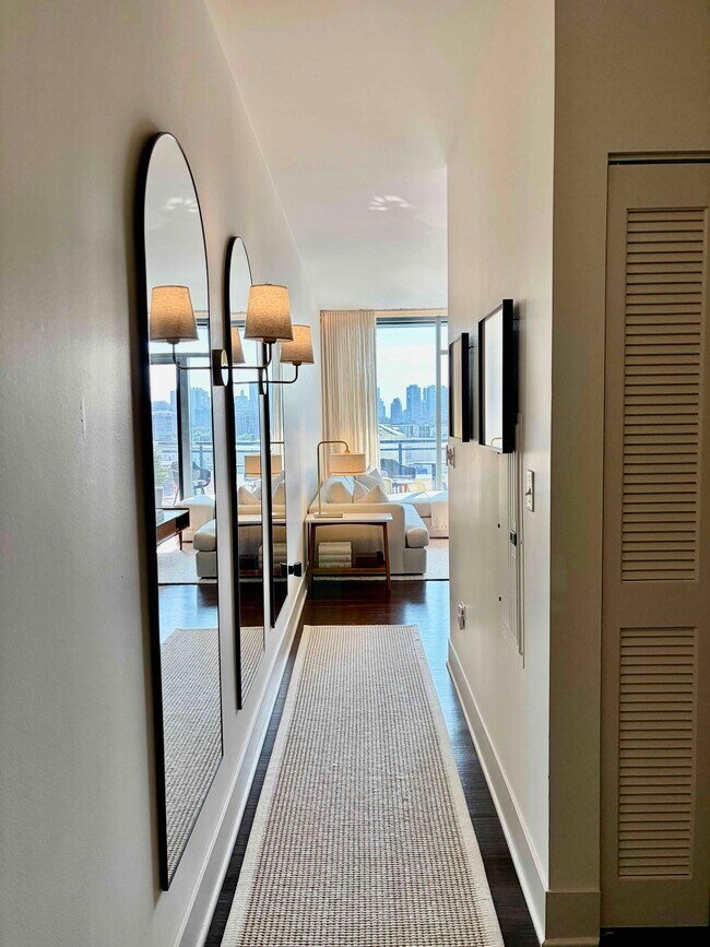 Foyer - 1500 N Halsted St Unit 1007