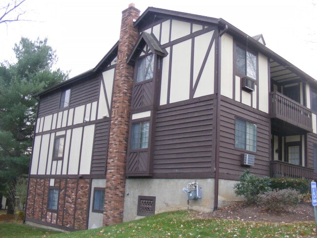 Building Photo - 8 Rollingwood Dr Unit 8 Rental