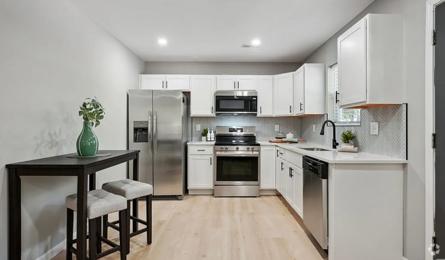 Building Photo - 333 S Wheatland Ave Rental