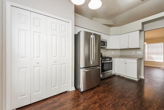 Photo - 12110 Woodglen Cir