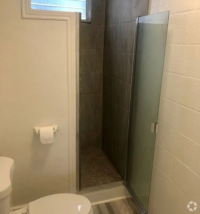 Building Photo - Updated 1/1 with Lanai and Parking spot! Unit #304 Rental