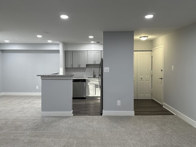 Tysons Glen Apartments and Townhomes