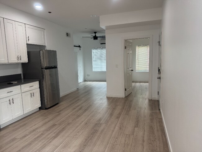 Photo - 532 Cesar E. Chavez Pkwy Unidad B