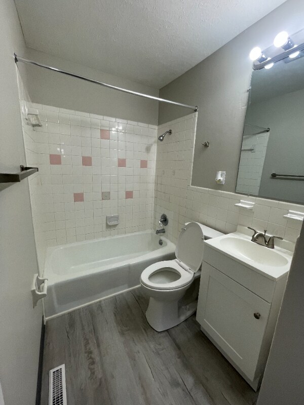 Photo - 343 Pershing Ave NE