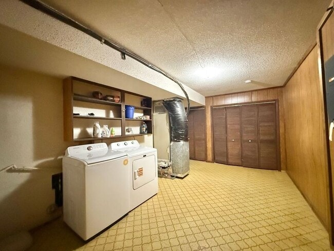 Photo - 6011 Dixon Dr
