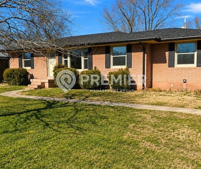 Photo - 302 Malvin St