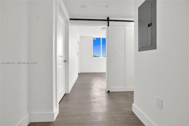 Photo - 1620 NW 18th St Unit 104