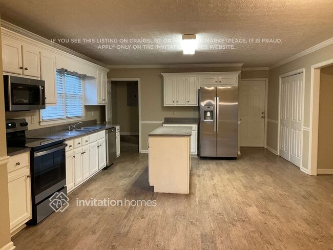 Photo - 2355 Huntington Dr