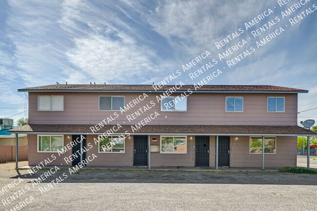 Building Photo - 3411 Center Dr