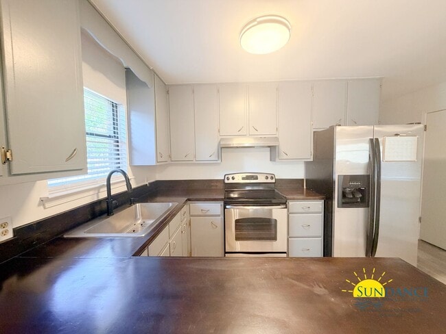Photo - Beautifully Updated 3 Bedroom Home in Mary Esther, near Highway 98!