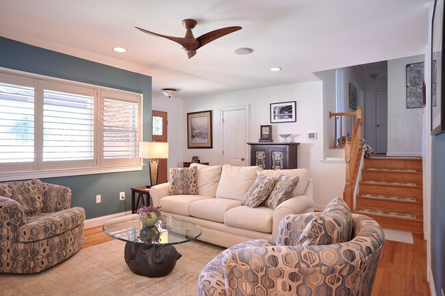 Sala de estar - 5936 3rd St N