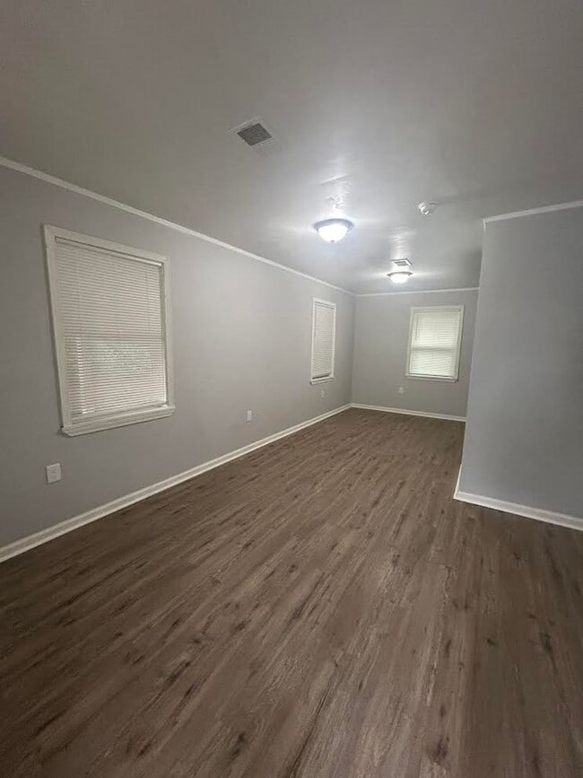 Building Photo - 371 Modder Ave Rental