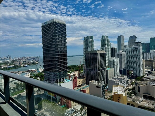 Photo - 159 NE 6th St Unidad 2810