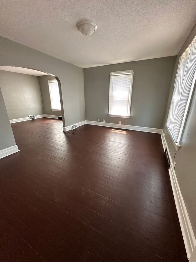 221 S 4th St. Council Bluffs, IA 51503 Rental House Rental in Council