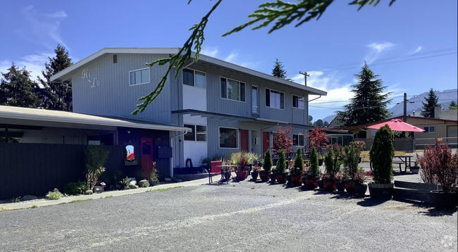 Building Photo - 236 E Lauridsen Blvd Unit 2 Rental