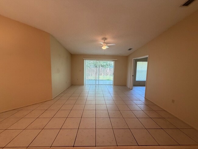 Building Photo - 4008 Palau Dr