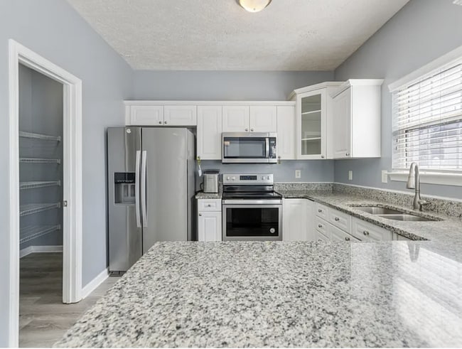 Photo - Renovated End-Unit Townhome with Spacious Primary Suite