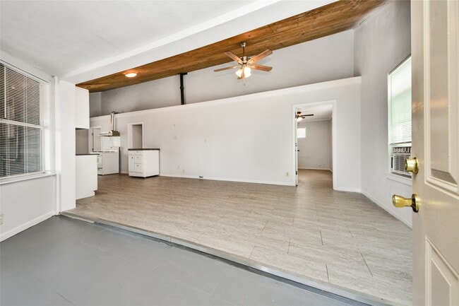 Photo - 814 Broadway Avenue J