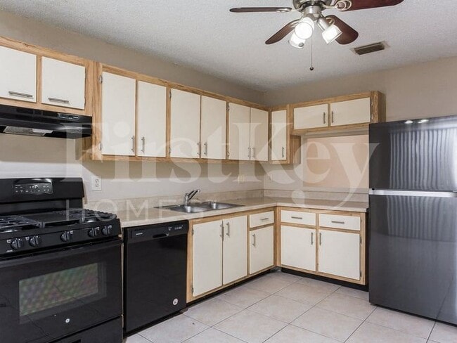 Photo - 5990 Ithaca Cir W