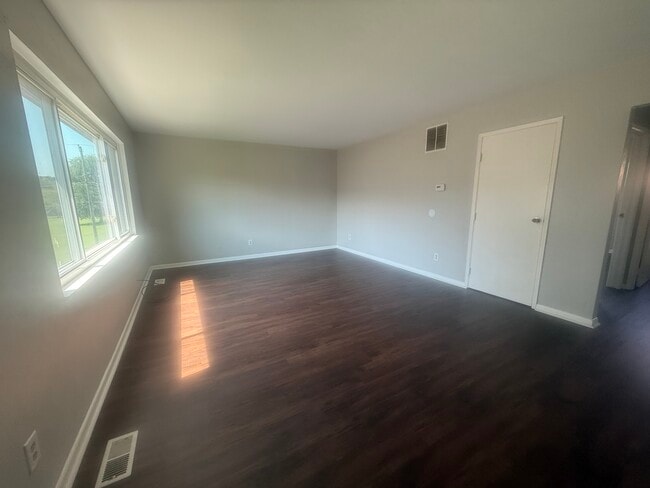 Photo - 2235 1/2 Iroquois St Unit 2235 1/2 Iroquois St
