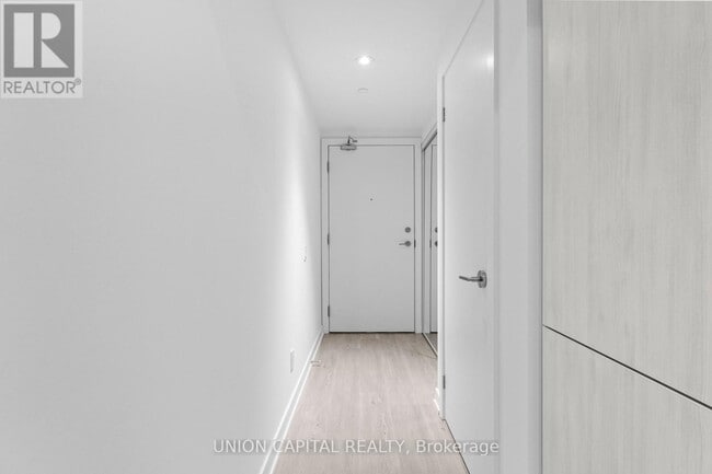 Photo - 8 Wellesley St W Unit 1007