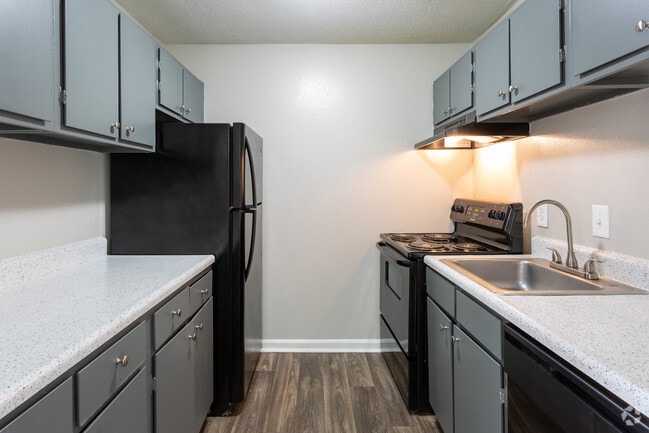 1BR, 1BA - 850 SF Kitchen