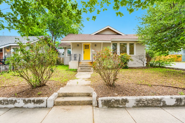 Building Photo - Charming Craftsman Style Home in Tobin Hill!