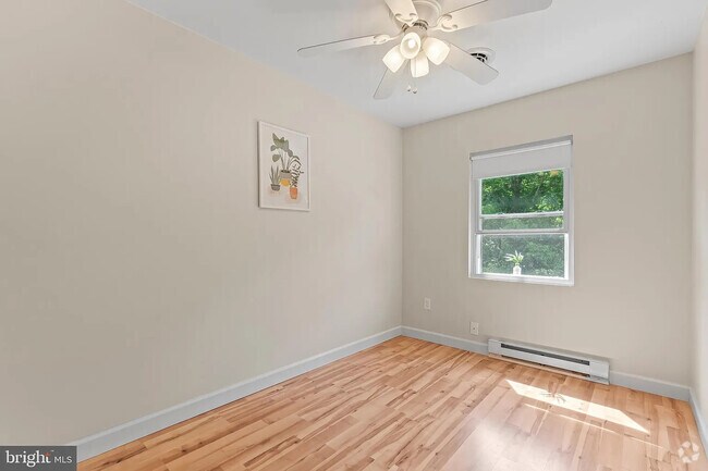 Building Photo - 121 Carnival Dr Rental