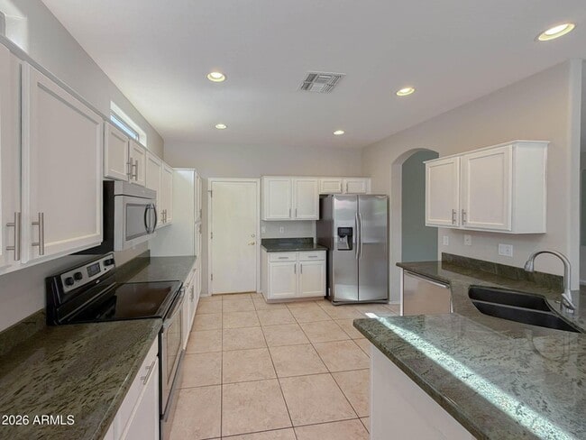 Photo - 203 W Cedar Dr