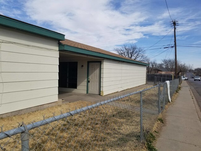 1 Bedroom Apartments For In 79106 Amarillo Tx Com Photo 211 S Ina St Unit C