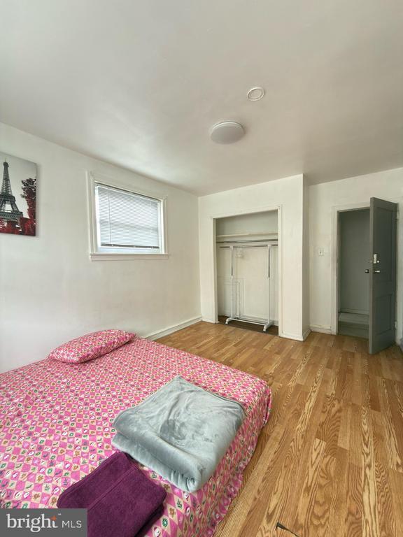 Photo - 6650 Kindred St