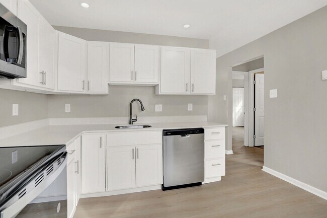 Photo - 503-526 Austin Street - 523 A Unit 523 A