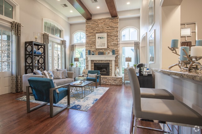 Clubroom - Bala Woods at Kingwood Apartments