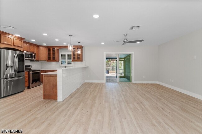 54 Liberty Ln