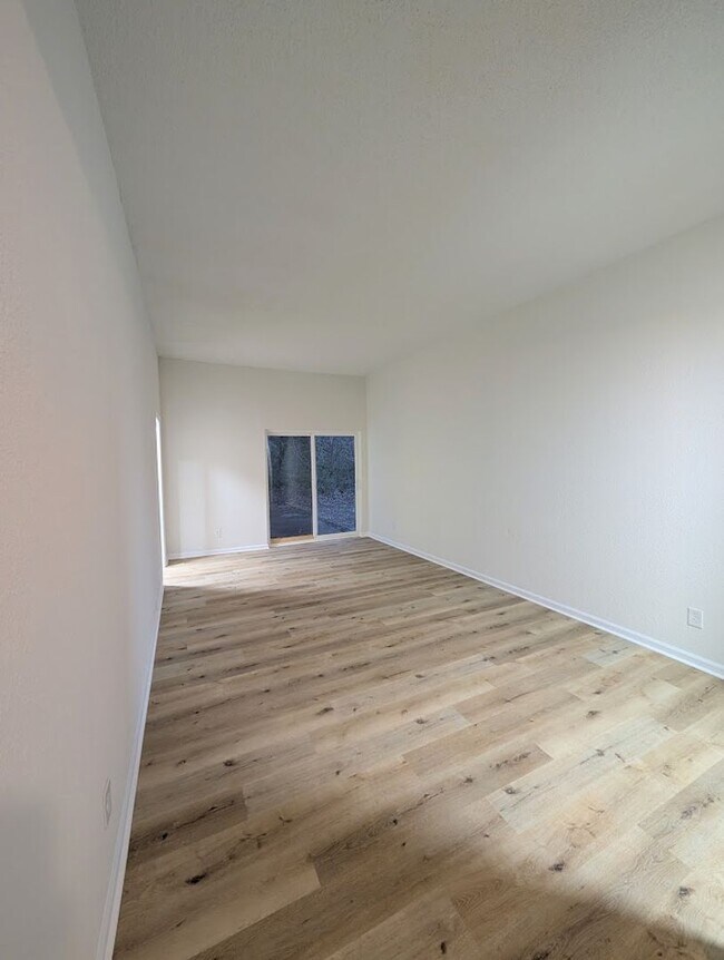 Photo - 3718 Fountain Ave Unidad 3720 Fountain Ave