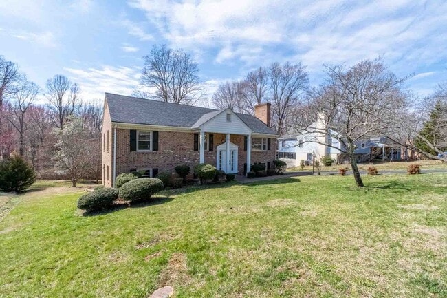 Photo - 123 Temple Cir