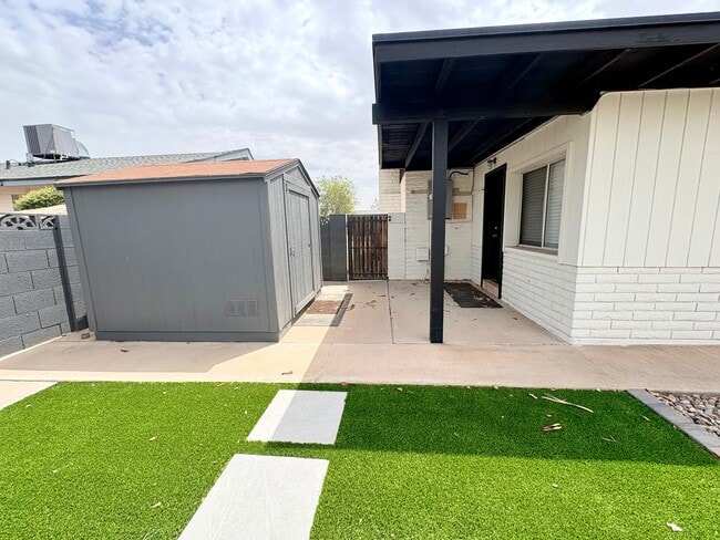 Photo - 1410 E Bishop Dr
