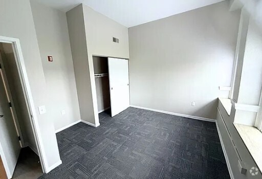 Building Photo - Affordable, Spacious Living at Flyers Land... Rental