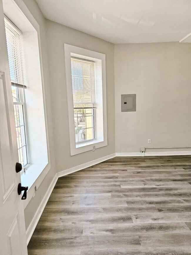 Photo - Central Ave Unit 3 - Premium