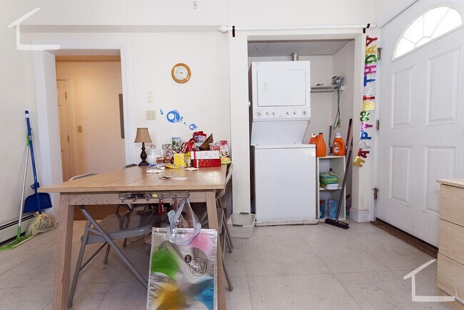 Photo - 69 Ashford St Unit 2
